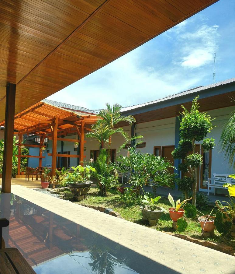 Oasis Hotel Ampana Екстер'єр фото
